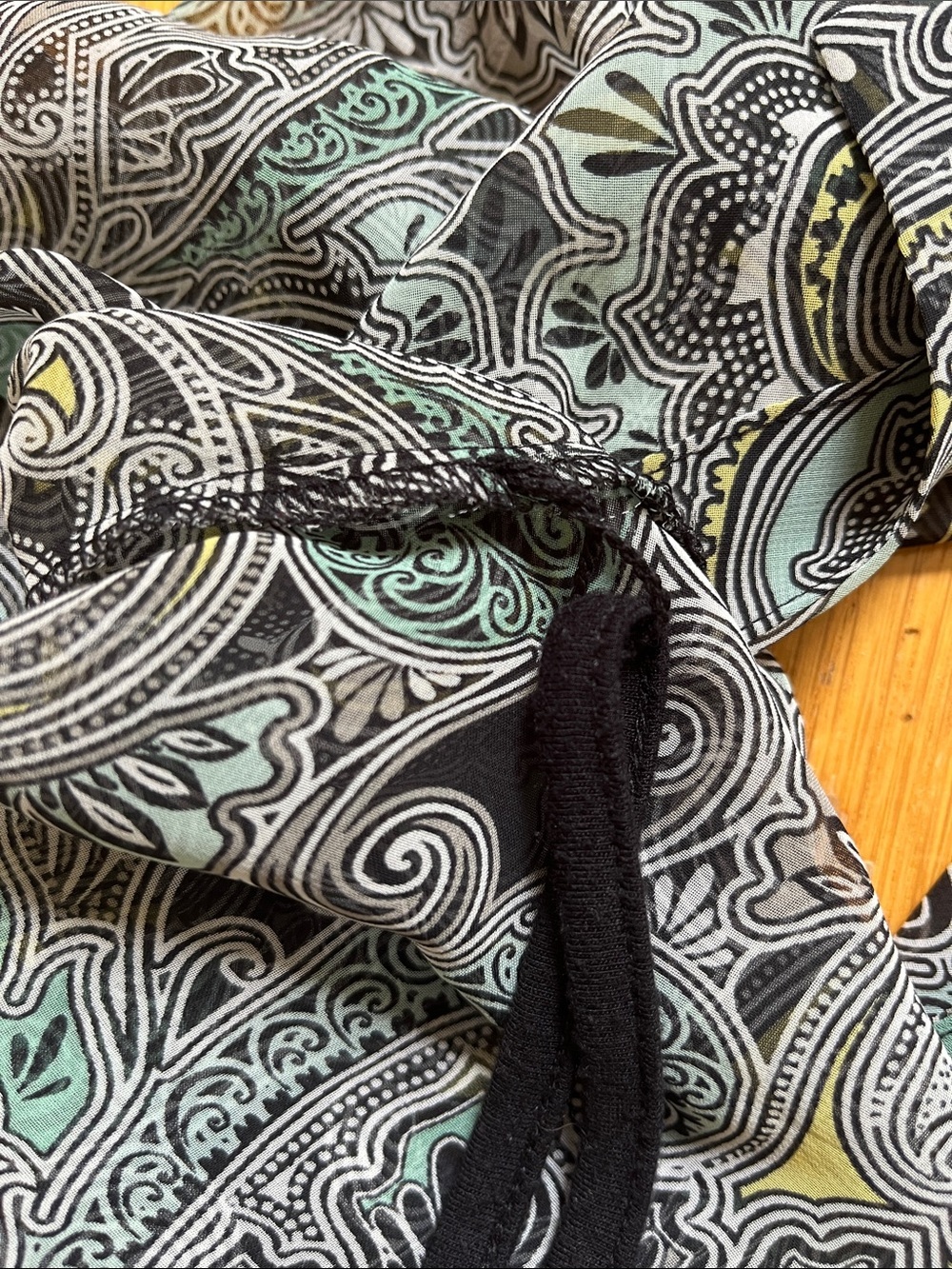 Sheer Overlay Flowy Paisley Caftan Style Top with Sash Belt and Liner Tank - Picture 12 of 13